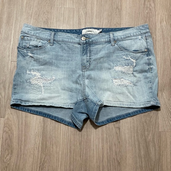 Torrid Skinny Short Light Wash Distressed Size 22 - Picture 4 of 9